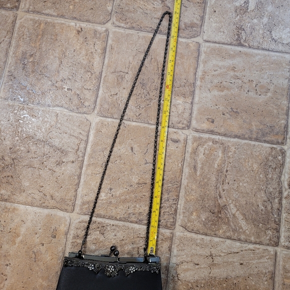 new clutch with optional strap - Picture 16 of 16